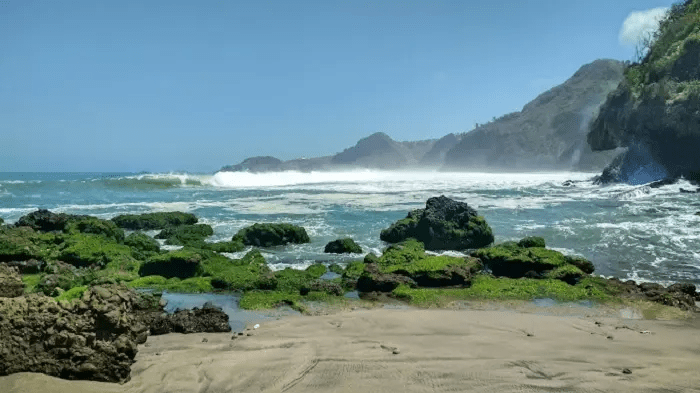 Pantai Gebyuran: Daya Tarik, Fasilitas, Harga Tiket, dan&nbsp;Lokasi