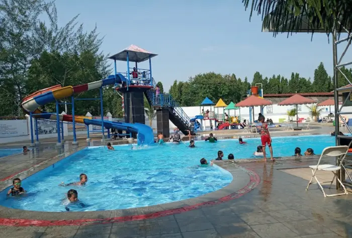 Kolam Renang Bintang Johor: Harga Tiket, Fasilitas, dan&nbsp;Lokasi