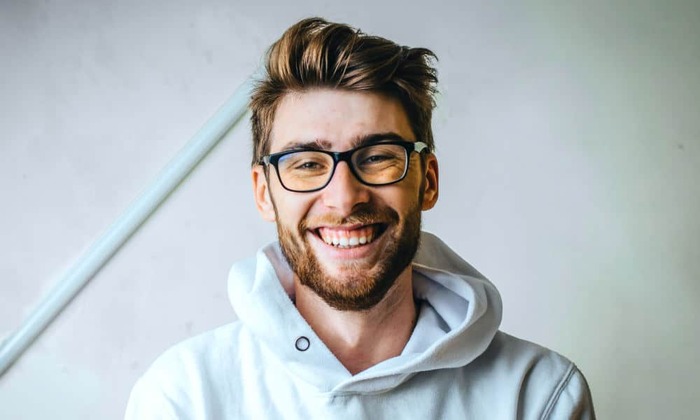 10 Bentuk Wajah Pria dan Model&nbsp;Rambutnya