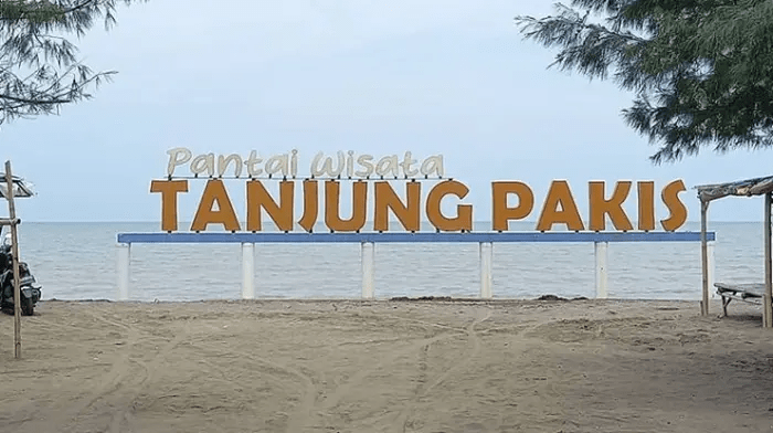 Pantai Tanjung Pakis: Daya Tarik, Harga Tiket Masuk, dan&nbsp;Lokasi