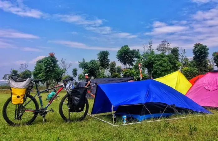 Kiarapayung Camp: Daya Tarik, Tiket Masuk, Fasilitas, dan&nbsp;Lokasi