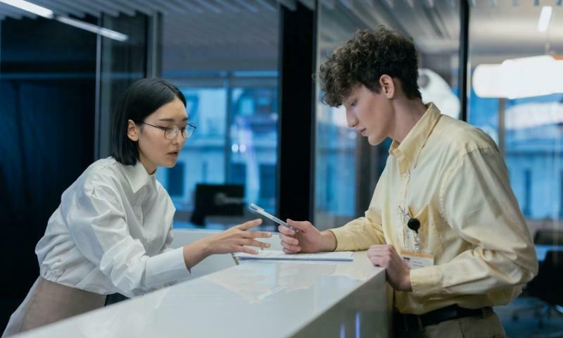 Front Desk Agent Adalah, Pengertian dan&nbsp;Tugas-tugasnya